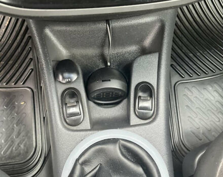 Ситроен С3, объемом двигателя 1.4 л и пробегом 166 тыс. км за 3800 $, фото 26 на Automoto.ua