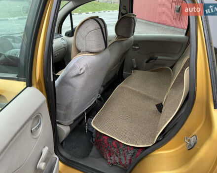 Желтый Ситроен С3, объемом двигателя 1.36 л и пробегом 273 тыс. км за 2499 $, фото 25 на Automoto.ua