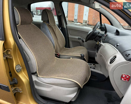 Желтый Ситроен С3, объемом двигателя 1.36 л и пробегом 273 тыс. км за 2499 $, фото 29 на Automoto.ua