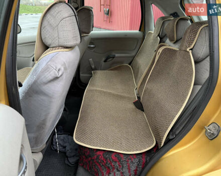 Желтый Ситроен С3, объемом двигателя 1.36 л и пробегом 273 тыс. км за 2499 $, фото 26 на Automoto.ua