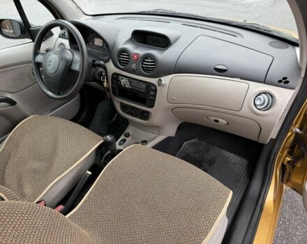 Желтый Ситроен С3, объемом двигателя 1.4 л и пробегом 273 тыс. км за 2499 $, фото 18 на Automoto.ua