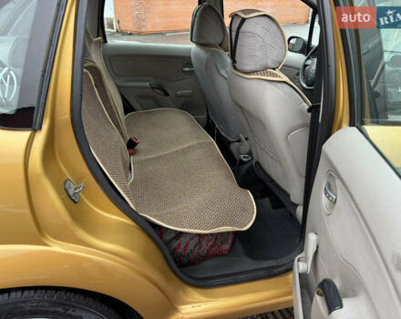 Желтый Ситроен С3, объемом двигателя 1.36 л и пробегом 273 тыс. км за 2499 $, фото 30 на Automoto.ua