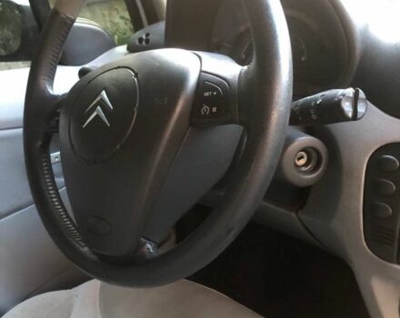 Серый Ситроен С3, объемом двигателя 1.4 л и пробегом 250 тыс. км за 3500 $, фото 5 на Automoto.ua