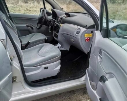 Серый Ситроен С3, объемом двигателя 1.4 л и пробегом 182 тыс. км за 2800 $, фото 3 на Automoto.ua