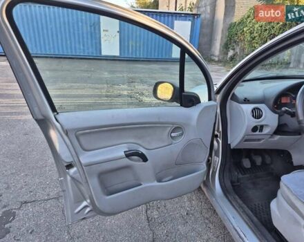 Серый Ситроен С3, объемом двигателя 1.4 л и пробегом 240 тыс. км за 2950 $, фото 5 на Automoto.ua