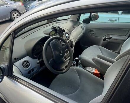 Серый Ситроен С3, объемом двигателя 1.36 л и пробегом 207 тыс. км за 3300 $, фото 5 на Automoto.ua