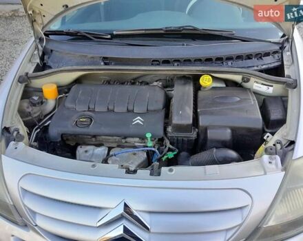 Серый Ситроен С3, объемом двигателя 1.36 л и пробегом 202 тыс. км за 3650 $, фото 1 на Automoto.ua