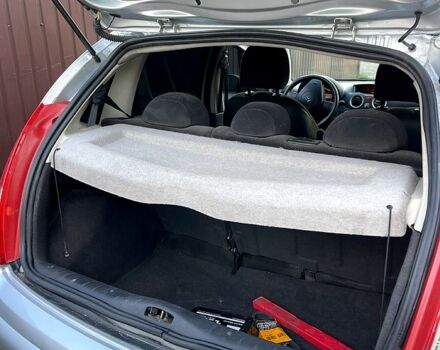 Серый Ситроен С3, объемом двигателя 1.4 л и пробегом 150 тыс. км за 4000 $, фото 2 на Automoto.ua