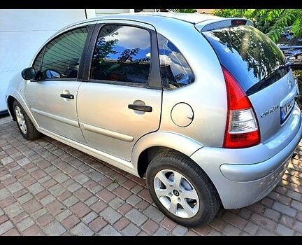 Серый Ситроен С3, объемом двигателя 1.4 л и пробегом 150 тыс. км за 4000 $, фото 4 на Automoto.ua