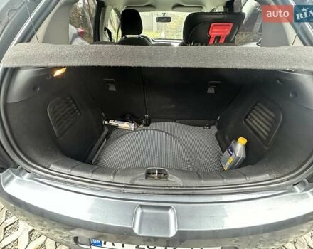 Серый Ситроен С3, объемом двигателя 1.4 л и пробегом 280 тыс. км за 4900 $, фото 4 на Automoto.ua