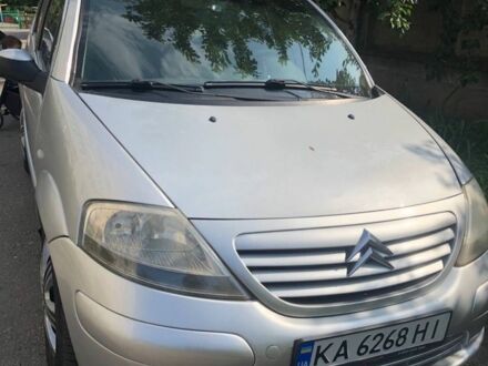 Серый Ситроен С3, объемом двигателя 1.4 л и пробегом 250 тыс. км за 3500 $, фото 1 на Automoto.ua