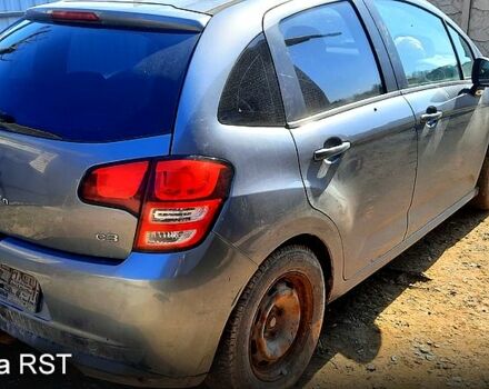 Серый Ситроен С3, объемом двигателя 1.4 л и пробегом 222 тыс. км за 1600 $, фото 1 на Automoto.ua