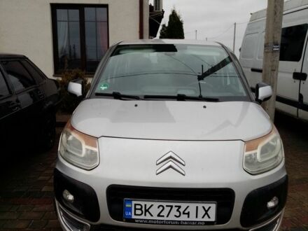 Серый Ситроен С3, объемом двигателя 1.6 л и пробегом 150 тыс. км за 3600 $, фото 1 на Automoto.ua