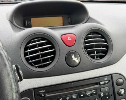 Зелений Сітроен С3, об'ємом двигуна 1.4 л та пробігом 224 тис. км за 4800 $, фото 23 на Automoto.ua