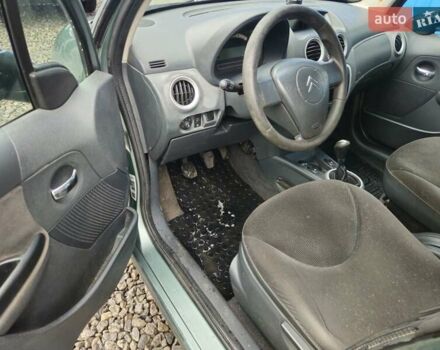 Зелений Сітроен С3, об'ємом двигуна 1.36 л та пробігом 250 тис. км за 2200 $, фото 5 на Automoto.ua