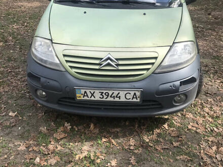 Ситроен С3 2004 в Харькове на Automoto.ua Зеленый Ситроен С3, объемом двигателя 1.36 л и пробегом 180 тыс. км за 1699 $, фото 1 на Automoto.ua