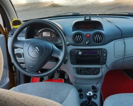 Помаранчевий Сітроен С3, об'ємом двигуна 1.1 л та пробігом 237 тис. км за 2650 $, фото 4 на Automoto.ua