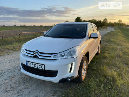 Сітроен С4 Аіркросс 2013 у Рокитном на Automoto.ua Білий Сітроен С4 Аіркросс, об'ємом двигуна 1.6 л та пробігом 208 тис. км за 9500 $, фото 1 на Automoto.ua