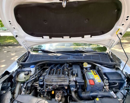 Ситроен C4 Кактус 2014 в Харькове на Automoto.ua Белый Ситроен C4 Кактус, объемом двигателя 1.2 л и пробегом 208 тыс. км за 9300 $, фото 5 на Automoto.ua