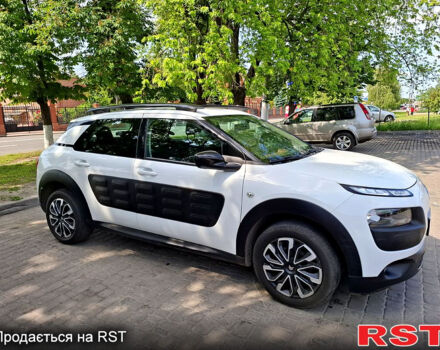 Ситроен C4 Кактус 2014 в Харькове на Automoto.ua Белый Ситроен C4 Кактус, объемом двигателя 1.2 л и пробегом 208 тыс. км за 9300 $, фото 3 на Automoto.ua
