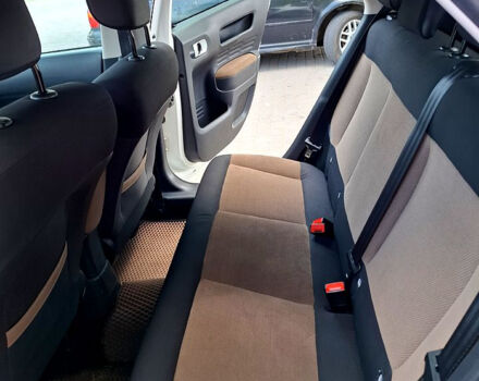 Ситроен C4 Кактус 2014 в Харькове на Automoto.ua Белый Ситроен C4 Кактус, объемом двигателя 1.2 л и пробегом 208 тыс. км за 9300 $, фото 11 на Automoto.ua