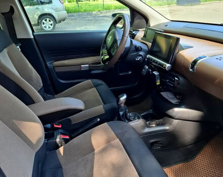 Ситроен C4 Кактус 2014 в Харькове на Automoto.ua Белый Ситроен C4 Кактус, объемом двигателя 1.2 л и пробегом 208 тыс. км за 9300 $, фото 8 на Automoto.ua