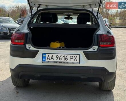 Сітроен C4 Кактус 2014 у Каменце-Подольском на Automoto.ua Білий Сітроен C4 Кактус, об'ємом двигуна 1.56 л та пробігом 215 тис. км за 9300 $, фото 10 на Automoto.ua