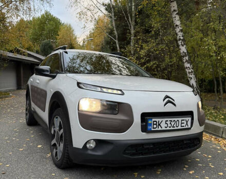 Сітроен C4 Кактус 2014 у Києві на Automoto.ua Білий Сітроен C4 Кактус, об'ємом двигуна 1.56 л та пробігом 263 тис. км за 8700 $, фото 29 на Automoto.ua