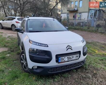 Белый Ситроен C4 Кактус, объемом двигателя 1.56 л и пробегом 170 тыс. км за 9800 $, фото 4 на Automoto.ua