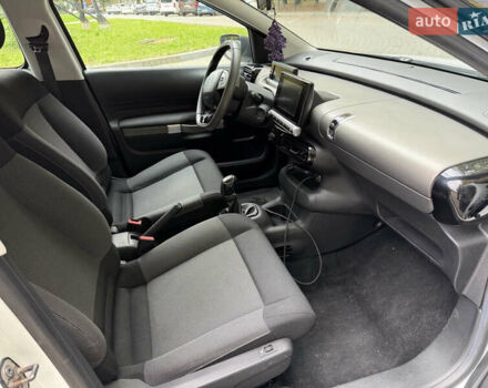 Белый Ситроен C4 Кактус, объемом двигателя 1.56 л и пробегом 248 тыс. км за 8400 $, фото 4 на Automoto.ua