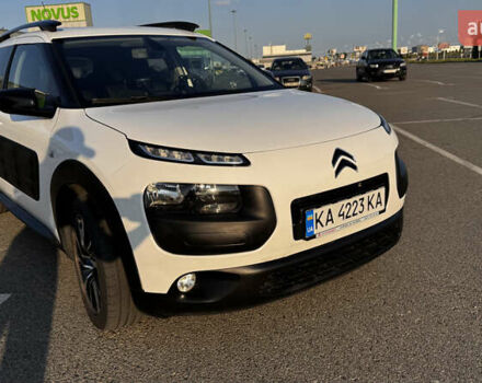Белый Ситроен C4 Кактус, объемом двигателя 1.56 л и пробегом 142 тыс. км за 10800 $, фото 2 на Automoto.ua
