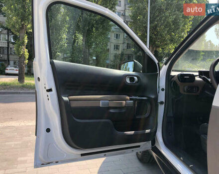 Білий Сітроен C4 Кактус, об'ємом двигуна 1.2 л та пробігом 133 тис. км за 8999 $, фото 58 на Automoto.ua