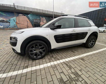 Белый Ситроен C4 Кактус, объемом двигателя 1.6 л и пробегом 226 тыс. км за 10850 $, фото 3 на Automoto.ua