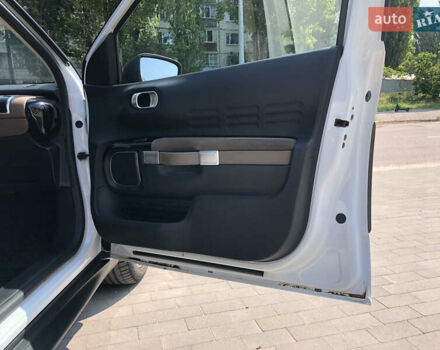 Білий Сітроен C4 Кактус, об'ємом двигуна 1.2 л та пробігом 133 тис. км за 8999 $, фото 55 на Automoto.ua