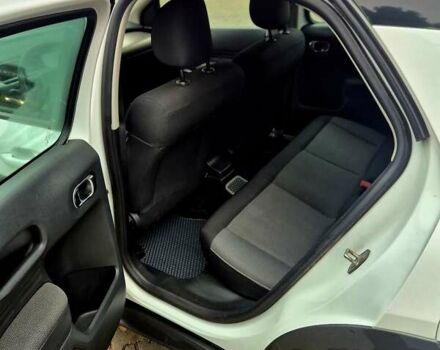 Белый Ситроен C4 Кактус, объемом двигателя 1.56 л и пробегом 216 тыс. км за 9877 $, фото 17 на Automoto.ua