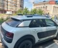 Белый Ситроен C4 Кактус, объемом двигателя 1.56 л и пробегом 260 тыс. км за 10300 $, фото 2 на Automoto.ua