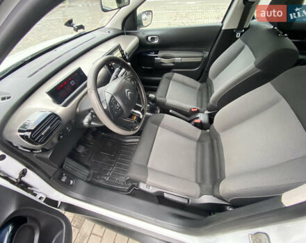 Белый Ситроен C4 Кактус, объемом двигателя 1.6 л и пробегом 226 тыс. км за 10850 $, фото 22 на Automoto.ua