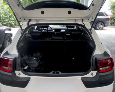 Белый Ситроен C4 Кактус, объемом двигателя 1.56 л и пробегом 191 тыс. км за 10500 $, фото 11 на Automoto.ua