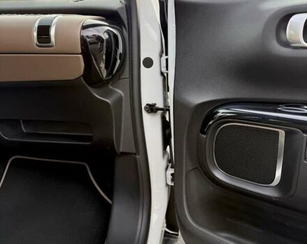 Белый Ситроен C4 Кактус, объемом двигателя 1.2 л и пробегом 90 тыс. км за 13500 $, фото 6 на Automoto.ua