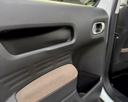 Белый Ситроен C4 Кактус, объемом двигателя 1.2 л и пробегом 90 тыс. км за 13500 $, фото 4 на Automoto.ua