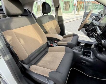 Белый Ситроен C4 Кактус, объемом двигателя 1.2 л и пробегом 90 тыс. км за 13500 $, фото 29 на Automoto.ua