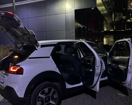 Белый Ситроен C4 Кактус, объемом двигателя 1.2 л и пробегом 141 тыс. км за 15000 $, фото 5 на Automoto.ua