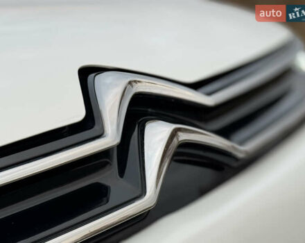 Белый Ситроен C4 Кактус, объемом двигателя 1.56 л и пробегом 158 тыс. км за 14700 $, фото 18 на Automoto.ua