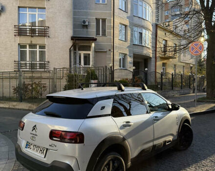 Белый Ситроен C4 Кактус, объемом двигателя 1.5 л и пробегом 71 тыс. км за 16900 $, фото 4 на Automoto.ua