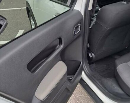 Белый Ситроен C4 Кактус, объемом двигателя 1.5 л и пробегом 97 тыс. км за 17000 $, фото 19 на Automoto.ua