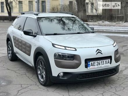Ситроен C4 Кактус 2016 в Днепре (Днепропетровске) на Automoto.ua Белый Ситроен C4 Кактус, объемом двигателя 1.6 л и пробегом 56 тыс. км за 13500 $, фото 1 на Automoto.ua