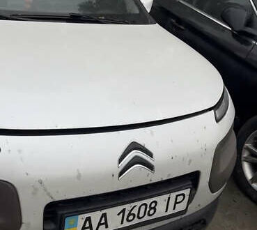 Сітроен C4 Кактус 2016 у Києві на Automoto.ua Білий Сітроен C4 Кактус, об'ємом двигуна 1.56 л та пробігом 120 тис. км за 5500 $, фото 1 на Automoto.ua