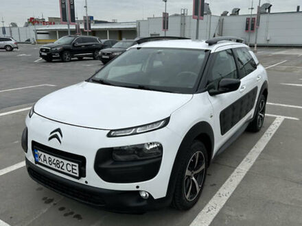 Ситроен C4 Кактус 2017 в Киеве на Automoto.ua Белый Ситроен C4 Кактус, объемом двигателя 1.2 л и пробегом 113 тыс. км за 10100 $, фото 1 на Automoto.ua