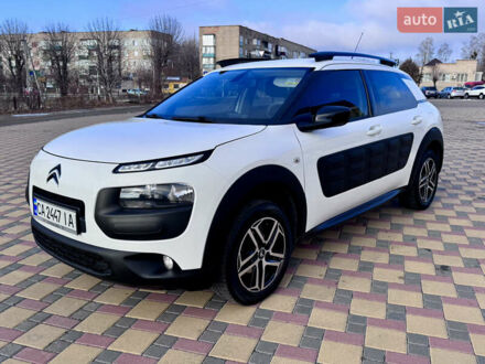 Ситроен C4 Кактус 2017 в Гайсине на Automoto.ua Белый Ситроен C4 Кактус, объемом двигателя 1.56 л и пробегом 197 тыс. км за 10800 $, фото 1 на Automoto.ua