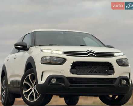 Белый Ситроен C4 Кактус, объемом двигателя 1.56 л и пробегом 158 тыс. км за 14700 $, фото 1 на Automoto.ua